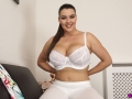 bigtitsgirlwearingbra